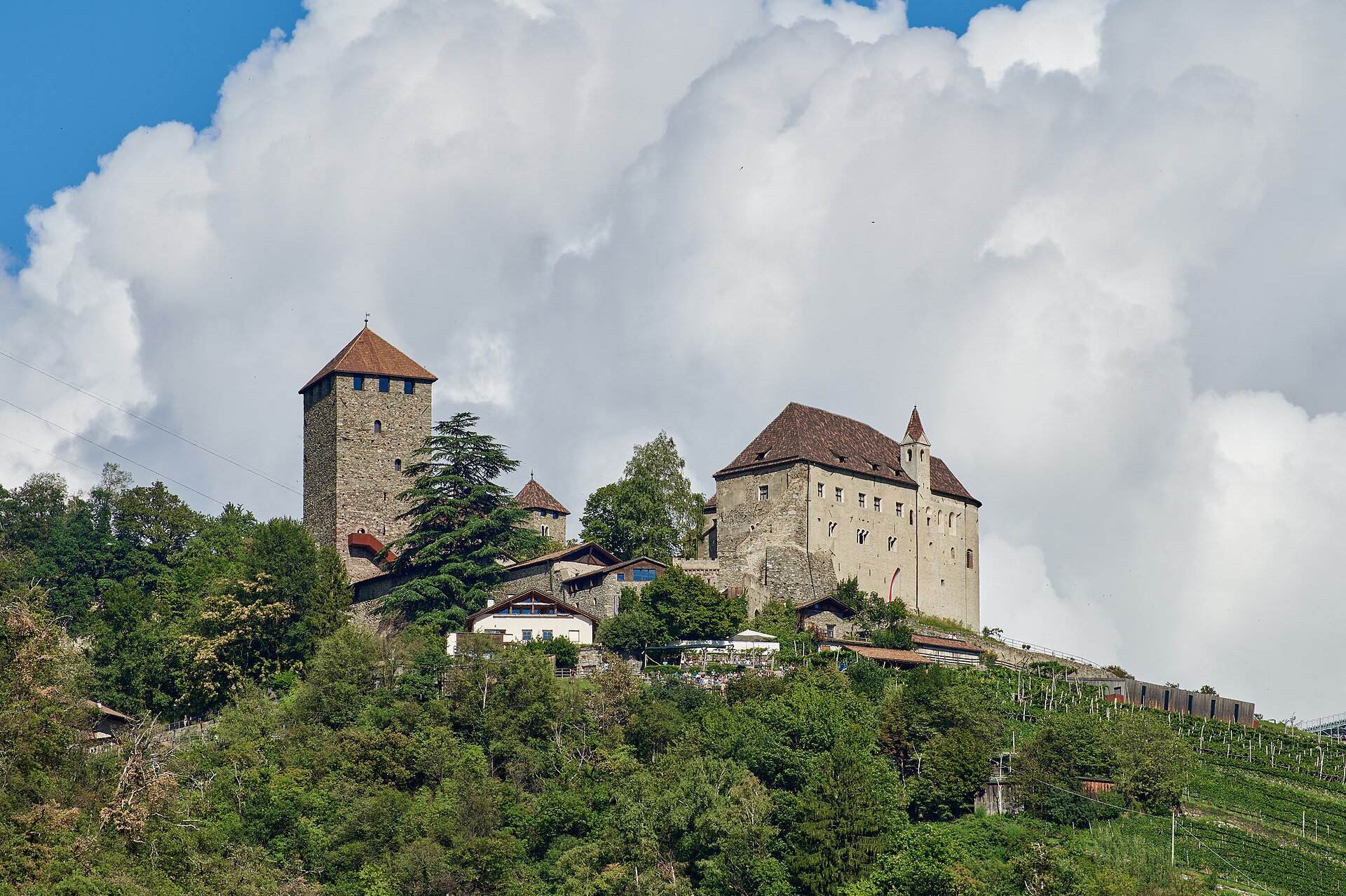 Schloss Tirol – Stammsitz der Grafen von Tirol mit Landesmuseum.